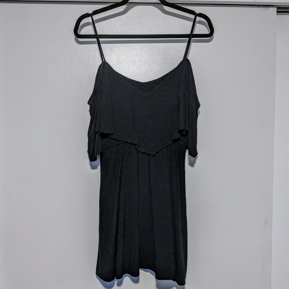 4/$16 ❇️ Express Off The Shoulder Black Dress - Picture 4 of 6